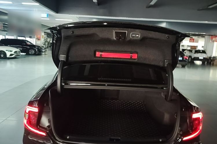 Used Volvo S90 2024 B5 Zhiyuan Luxury Edition Trunk