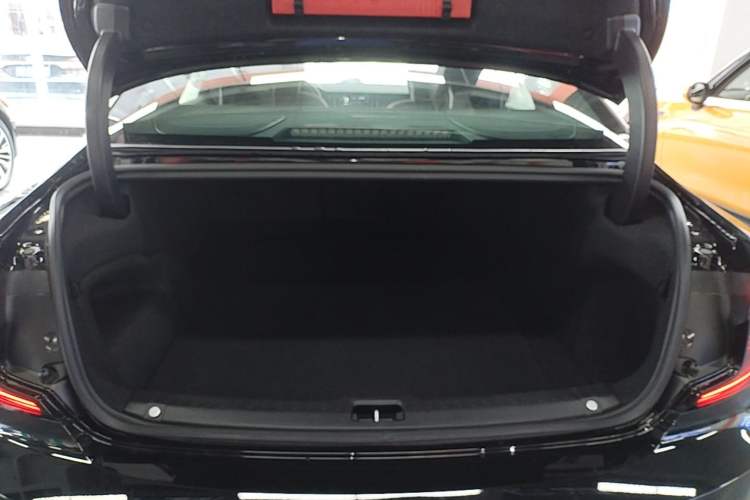 Used Volvo S90 2024 B5 Zhiyi Luxury Edition Trunk