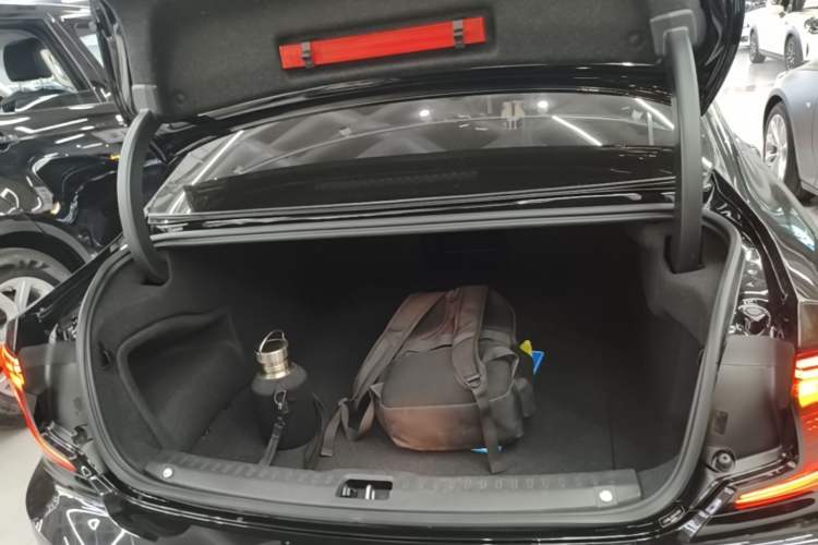 Used Volvo S90 2024 B5 Zhiyuan Luxury Edition Trunk