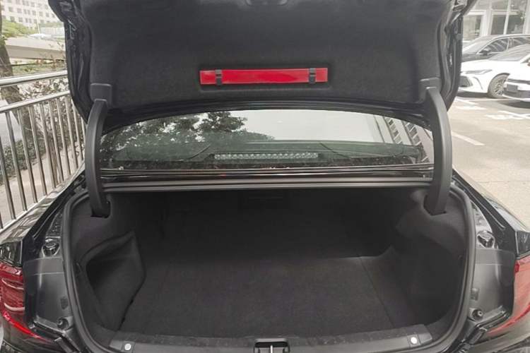 Used Volvo S90 2024 B5 Zhiyi Luxury Edition Trunk