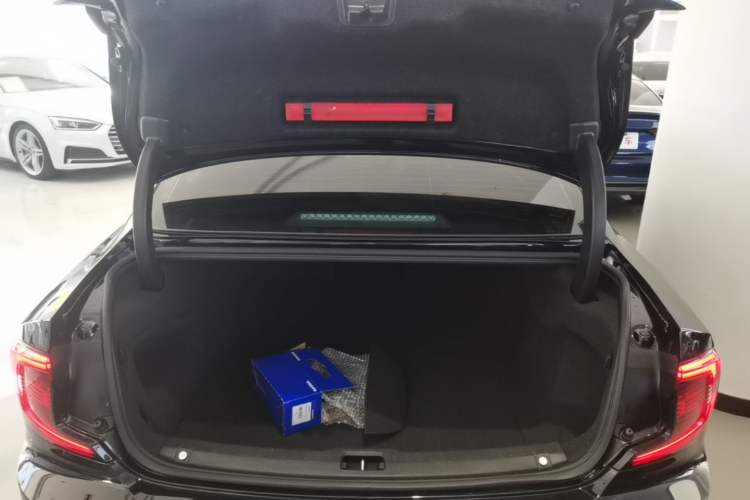 Used Volvo S90 2024 B5 Zhiyi Luxury Edition Trunk