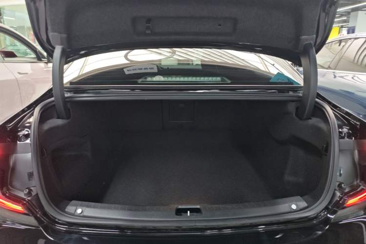Used Volvo S90 2024 B5 Zhiyi Luxury Edition Trunk