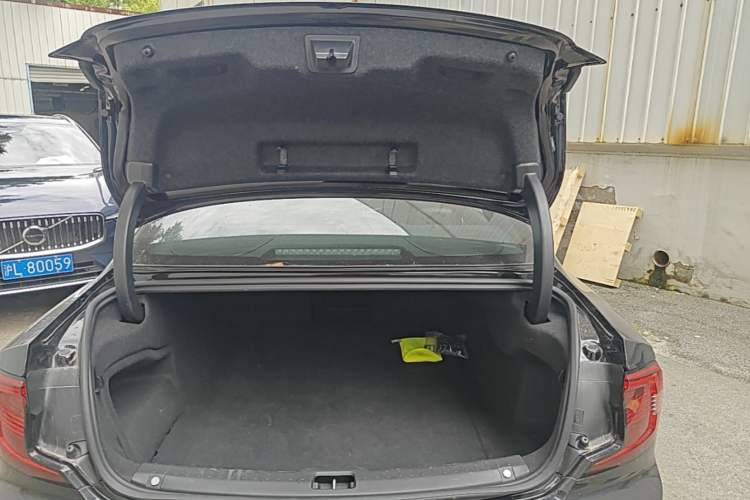 Used Volvo S90 2024 B5 Zhiyi Luxury Edition Trunk