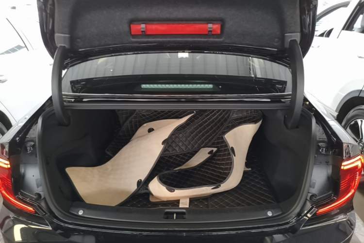 Used Volvo S90 2024 B5 Zhiyi Luxury Edition Trunk