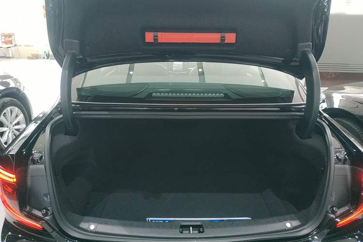 Used Volvo S90 2024 B5 Zhiyi Luxury Edition Trunk