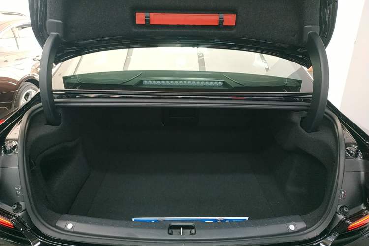 Used Volvo S90 2024 B5 Zhiyi Luxury Edition Trunk