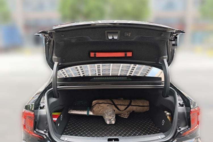 Used Volvo S90 2024 B5 Zhiyi Luxury Edition Trunk