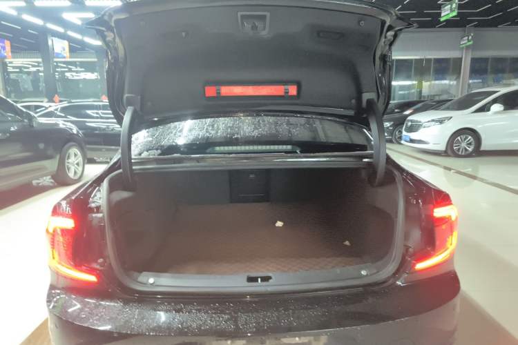 Used Volvo S90 2024 B5 Zhiyi Luxury Edition Trunk