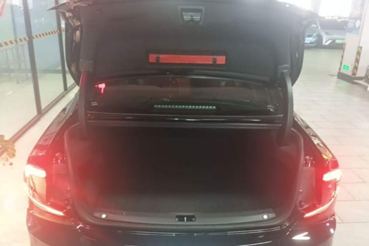 Used Volvo S90 2024 B5 Zhiyi Luxury Edition Trunk