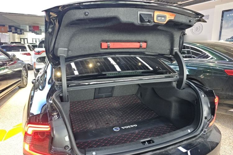 Used Volvo S90 2024 B5 Zhiyuan Luxury Edition Trunk