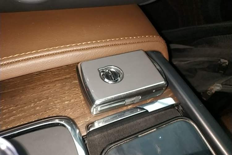 Used Volvo S90 2024 B5 Zhiyuan Luxury Edition Vehicle Key
