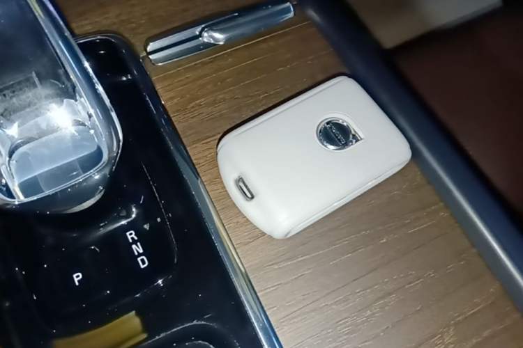 Used Volvo S90 2024 B5 Zhiyuan Luxury Edition Vehicle Key