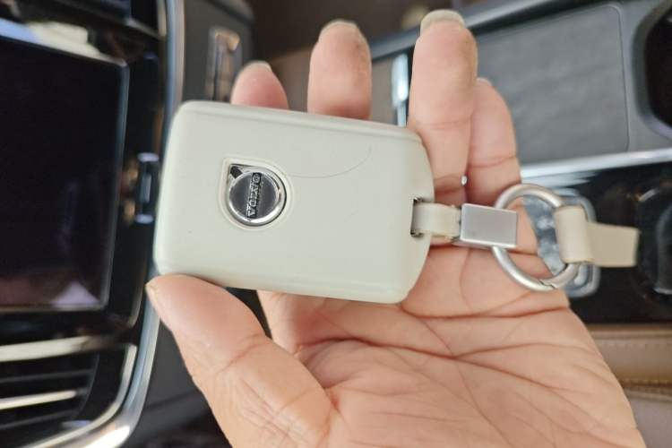 Used Volvo S90 2024 B5 Zhiyuan Luxury Edition Vehicle Key