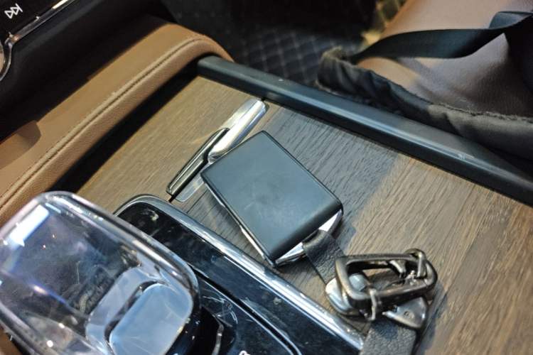 Used Volvo S90 2024 B5 Zhiyuan Luxury Edition Vehicle Key
