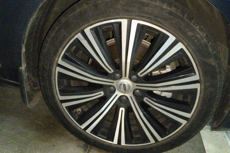 Used Volvo S90 2024 B5 Zhiyuan Luxury Edition Right Front Wheel Hub