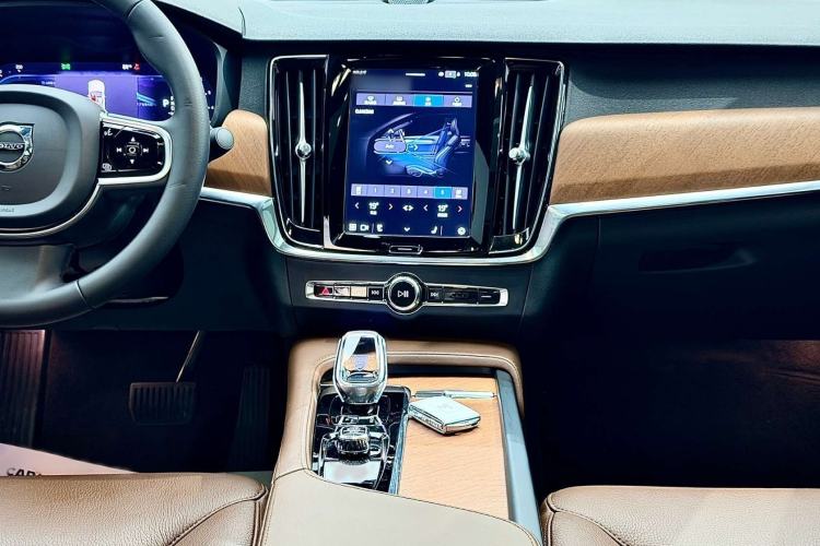Used Volvo S90 2024 B5 Zhiyi Luxury Edition Audio And AC Panel