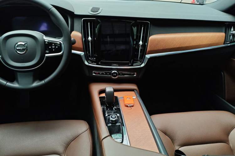 Used Volvo S90 2024 B5 Zhiyi Luxury Edition Audio And AC Panel