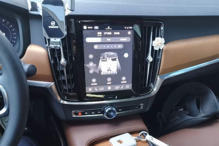 Used Volvo S90 2024 B5 Zhiyi Luxury Edition Audio And AC Panel