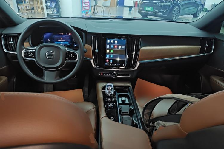 Used Volvo S90 2024 B5 Zhiyi Luxury Edition Center Console