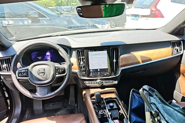 Used Volvo S90 2024 B5 Zhiyi Luxury Edition Center Console