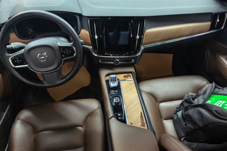 Used Volvo S90 2024 B5 Zhiyi Luxury Edition Center Console