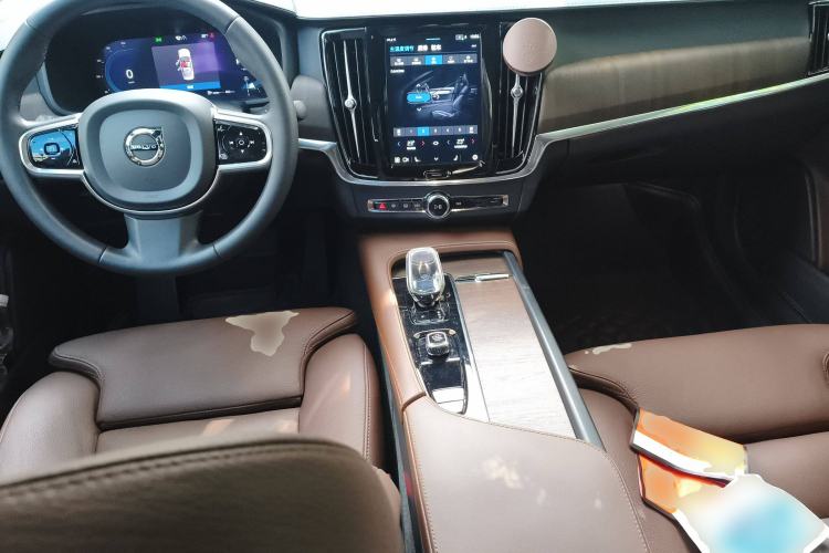 Used Volvo S90 2024 B5 Zhiyuan Luxury Edition Center Console