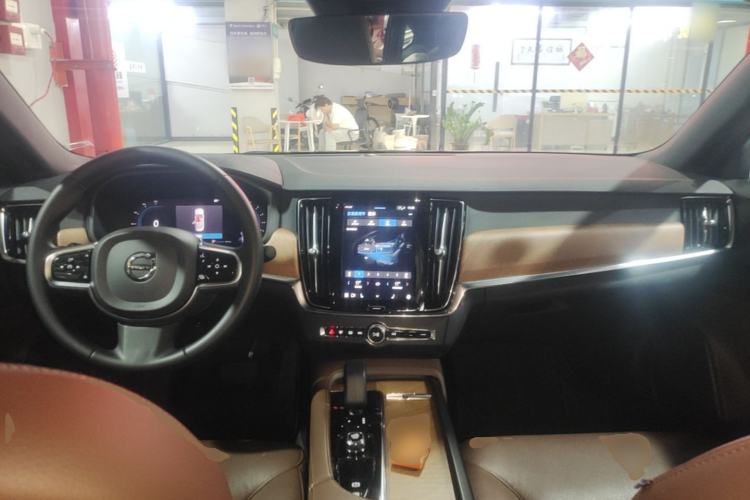 Used Volvo S90 2024 B5 Zhiyi Luxury Edition Center Console