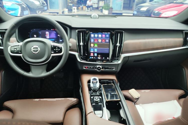 Used Volvo S90 2024 B5 Zhiyuan Luxury Edition Center Console