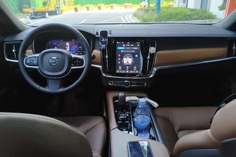 Used Volvo S90 2024 B5 Zhiyi Luxury Edition Center Console