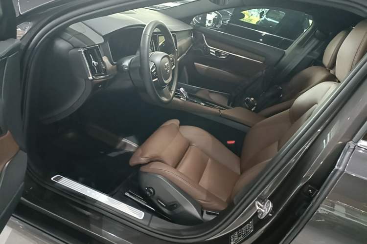 Used Volvo S90 2024 B5 Zhiyuan Luxury Edition Driver Seat