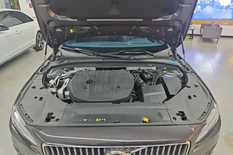 Used Volvo S90 2024 B5 Zhiyi Luxury Edition Engine Bay