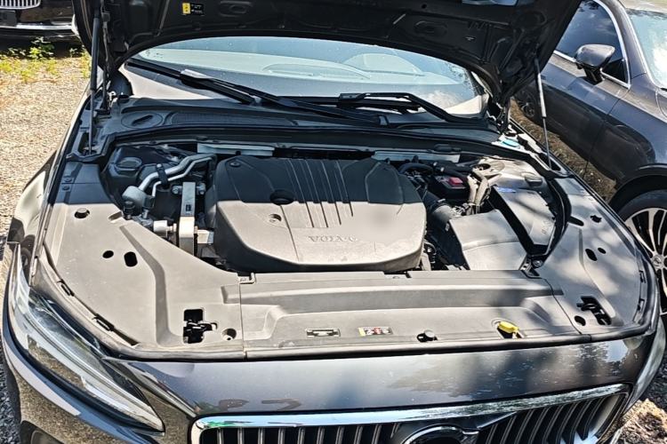 Used Volvo S90 2024 B5 Zhiyi Luxury Edition Engine Bay