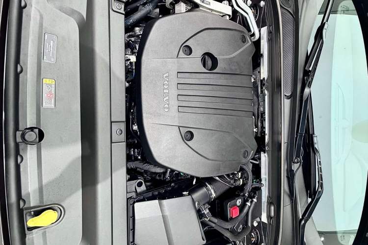 Used Volvo S90 2024 B5 Zhiyi Luxury Edition Engine Bay