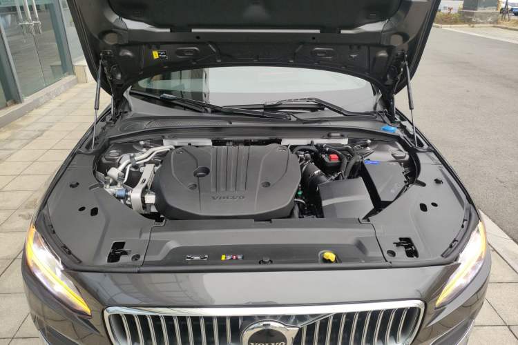 Used Volvo S90 2024 B5 Zhiyi Luxury Edition Engine Bay