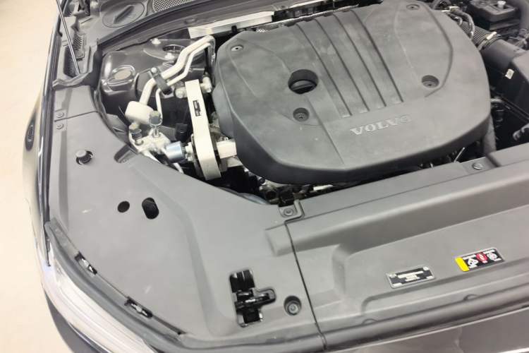 Used Volvo S90 2024 B5 Zhiyi Luxury Edition Engine Bay Right