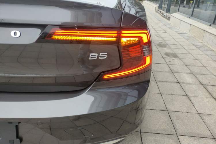 Used Volvo S90 2024 B5 Zhiyi Luxury Edition Exterior 6