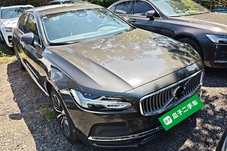 Used Volvo S90 2024 B5 Zhiyi Luxury Edition Front Right 45 Deg