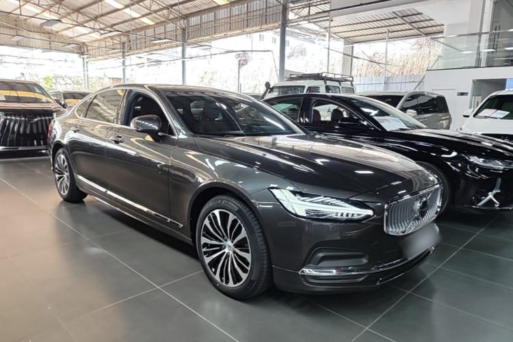 Used Volvo S90 2024 B5 Zhiyi Luxury Edition Front Right 45 Deg
