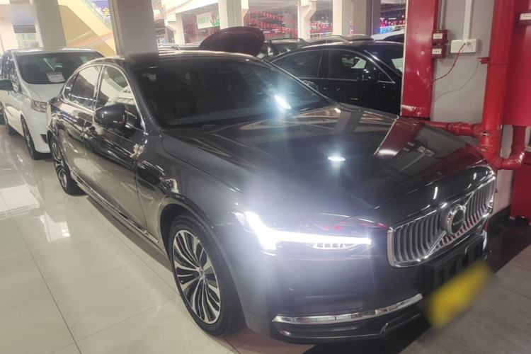 Used Volvo S90 2024 B5 Zhiyi Luxury Edition Front Right 45 Deg