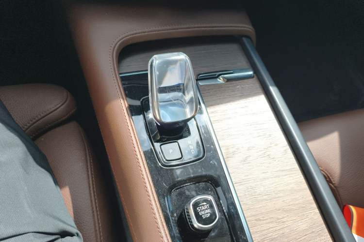 Used Volvo S90 2024 B5 Zhiyuan Luxury Edition Gear Lever