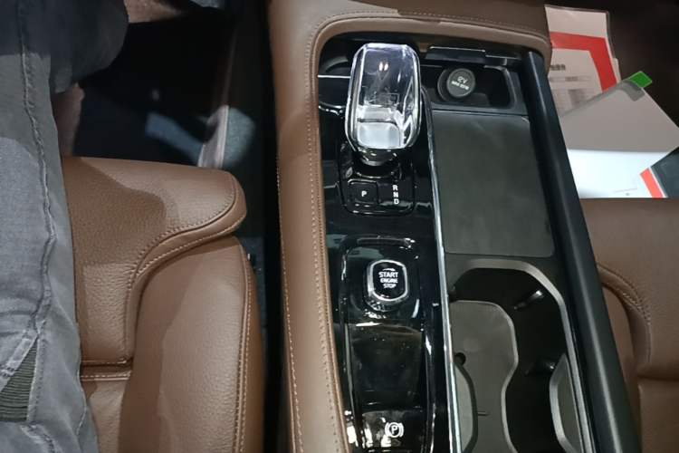 Used Volvo S90 2024 B5 Zhiyuan Luxury Edition Gear Lever