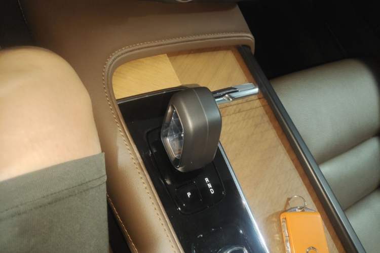 Used Volvo S90 2024 B5 Zhiyi Luxury Edition Gear Lever