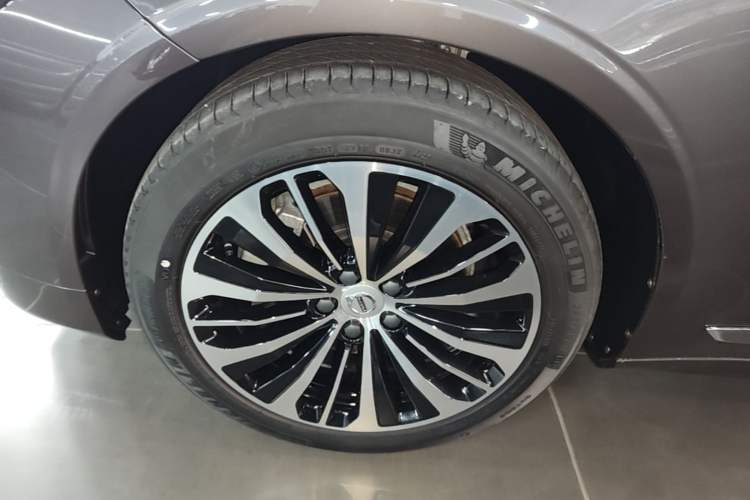 Used Volvo S90 2024 B5 Zhiyi Luxury Edition Left Front Wheel Hub