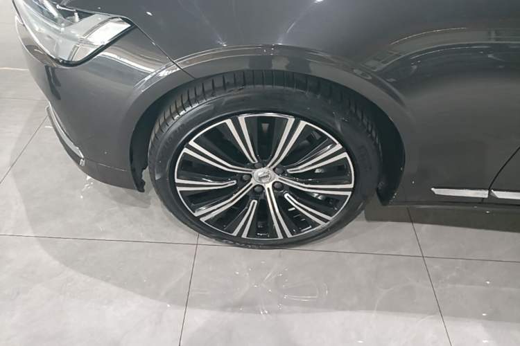 Used Volvo S90 2024 B5 Zhiyuan Luxury Edition Left Front Wheel Hub