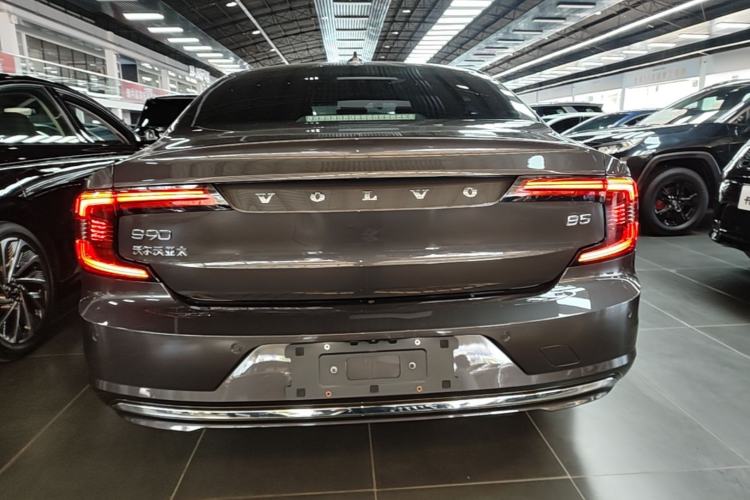 Used Volvo S90 2024 B5 Zhiyi Luxury Edition Rear