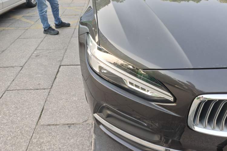 Used Volvo S90 2024 B5 Zhiyi Luxury Edition Right Front Headlight