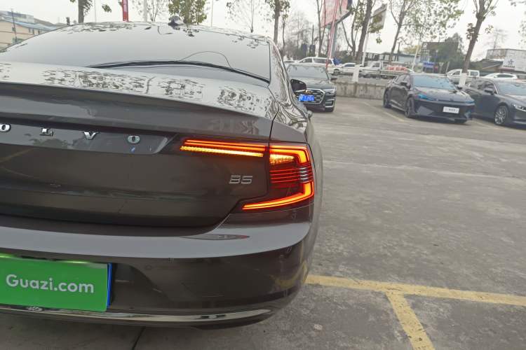 Used Volvo S90 2024 B5 Zhiyuan Luxury Edition Right Rear Taillight