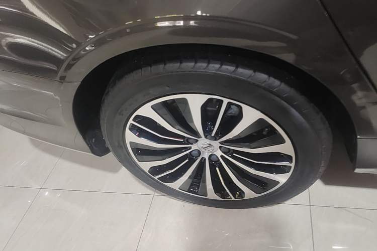 Used Volvo S90 2024 B5 Zhiyi Luxury Edition Right Rear Wheel Hub