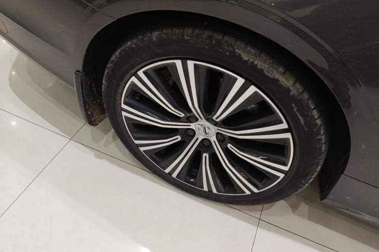 Used Volvo S90 2024 B5 Zhiyuan Luxury Edition Right Rear Wheel Hub