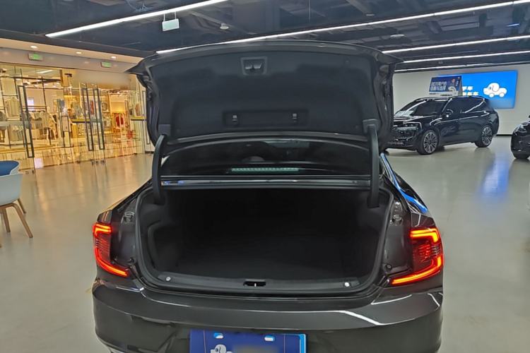 Used Volvo S90 2024 B5 Zhiyi Luxury Edition Trunk